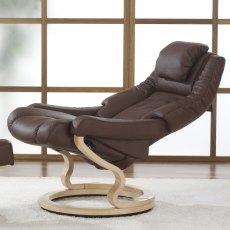Himolla Carron Medium Manual Recliner Chair