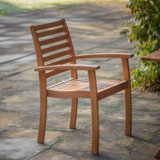 Akante Chair