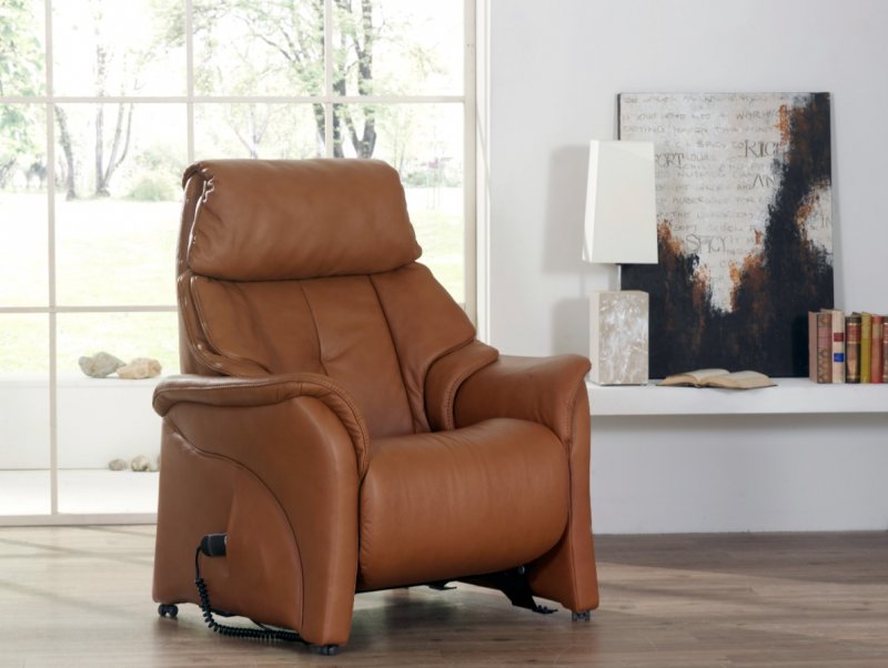 Himolla Himolla Chester Small Manual Recliner Chair with Wooden Feet