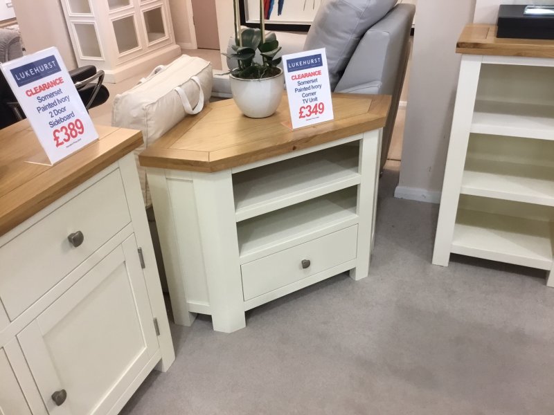 CLEARANCE PRODUCTS Somerset Corner TV Unit